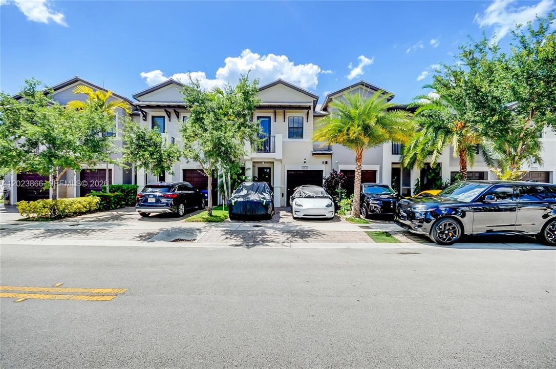 For Sale: $830,000 (4 beds, 3 baths, 2206 Square Feet)