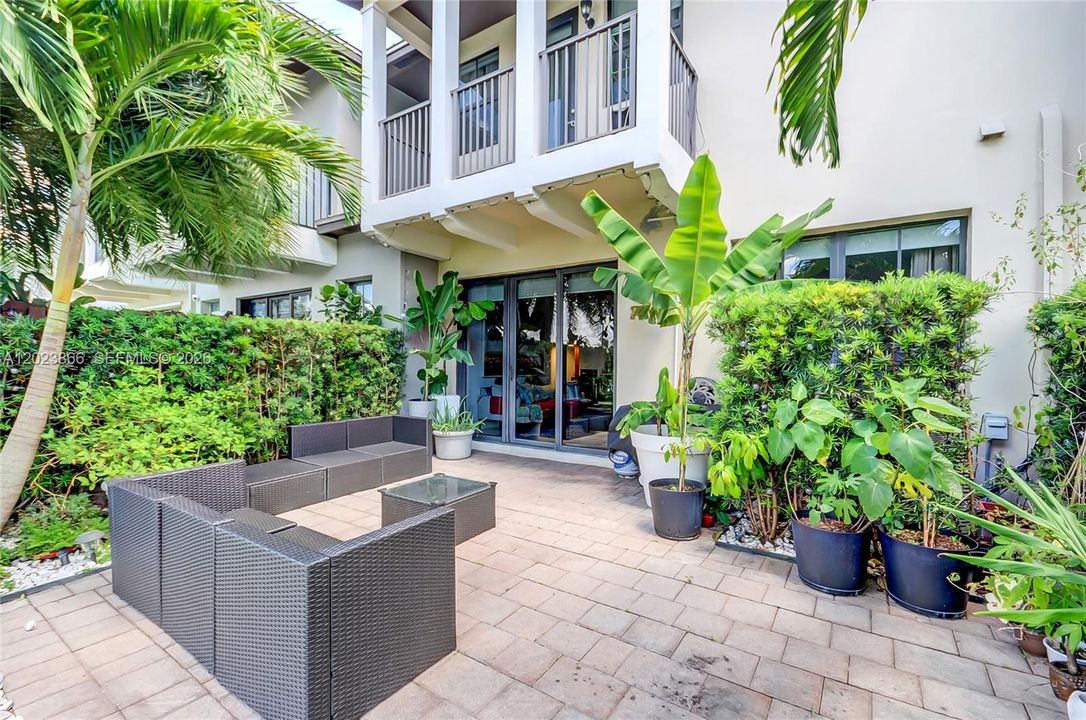 For Sale: $830,000 (4 beds, 3 baths, 2206 Square Feet)