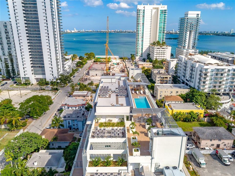 For Sale: $355,000 (1 beds, 1 baths, 560 Square Feet)