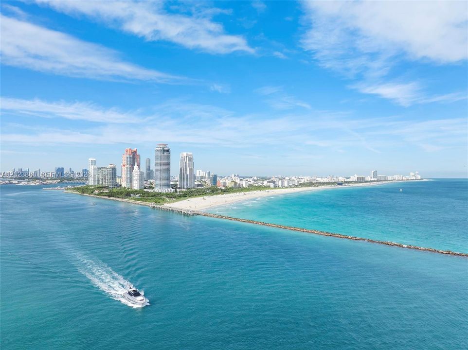 For Sale: $5,350,000 (2 beds, 2 baths, 1595 Square Feet)