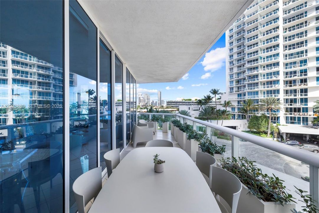 For Sale: $5,350,000 (2 beds, 2 baths, 1595 Square Feet)
