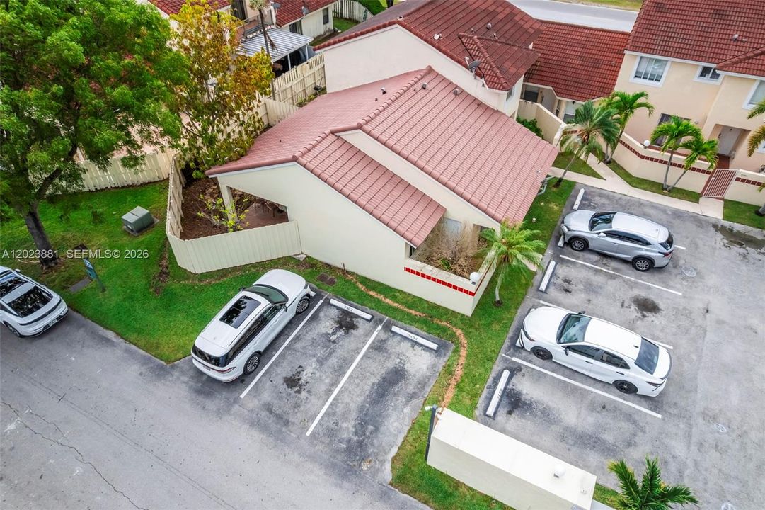 На продажу: $275,000 (2 спален, 2 ванн, 951 Квадратных фут)