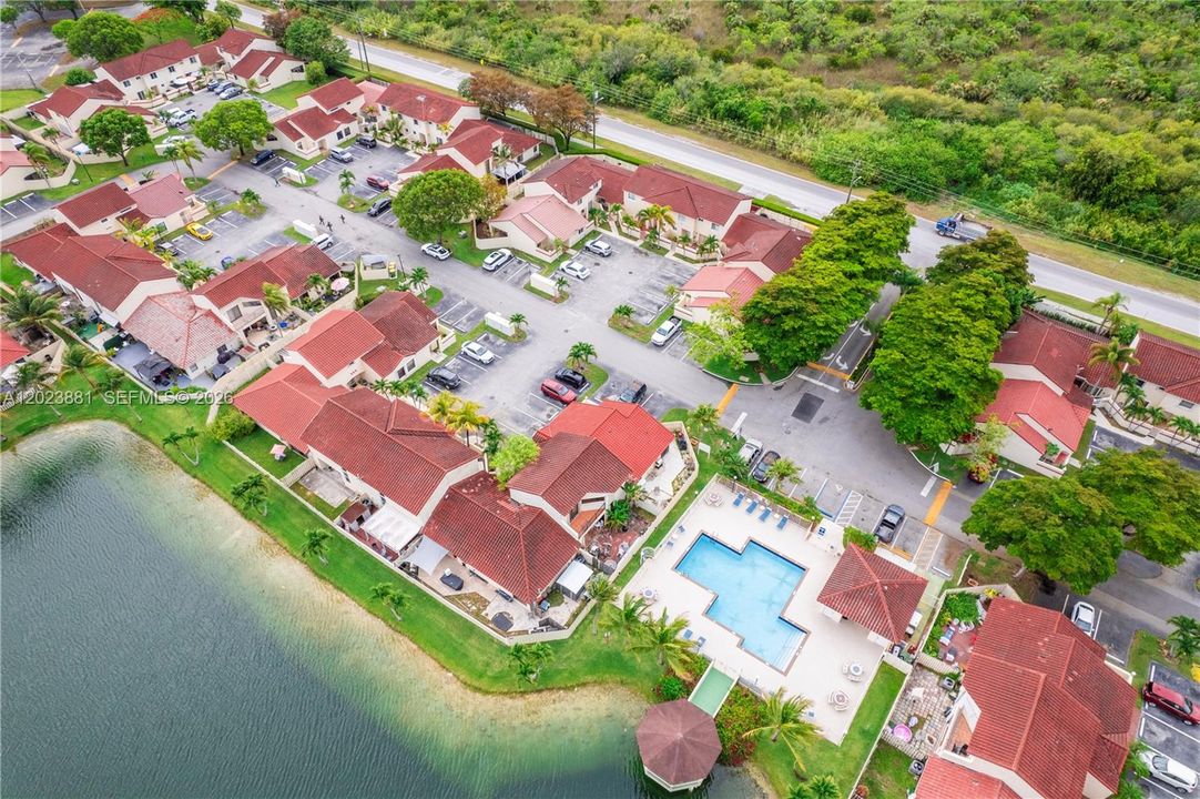 На продажу: $275,000 (2 спален, 2 ванн, 951 Квадратных фут)
