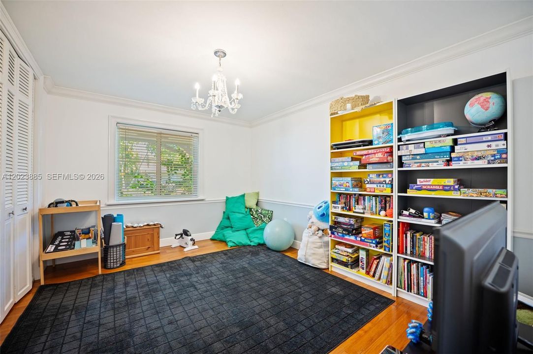 For Sale: $2,375,000 (5 beds, 2 baths, 3669 Square Feet)