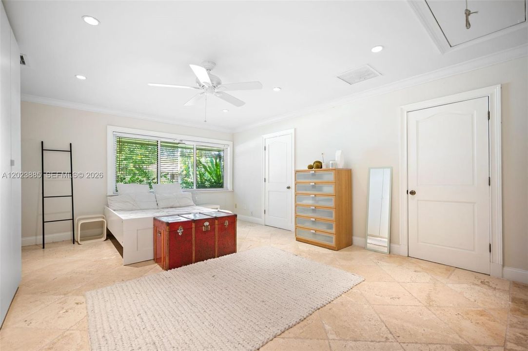 For Sale: $2,375,000 (5 beds, 2 baths, 3669 Square Feet)