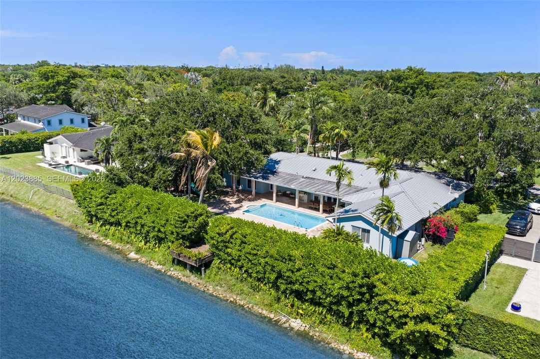 For Sale: $2,375,000 (5 beds, 2 baths, 3669 Square Feet)