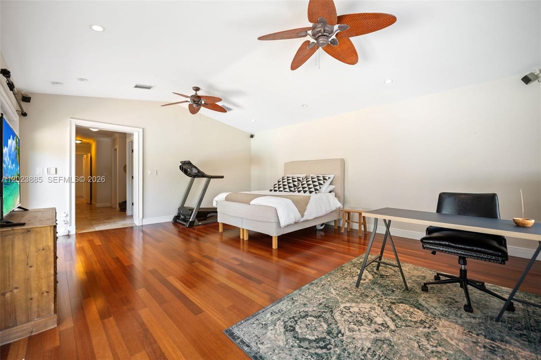 For Sale: $2,375,000 (5 beds, 2 baths, 3669 Square Feet)