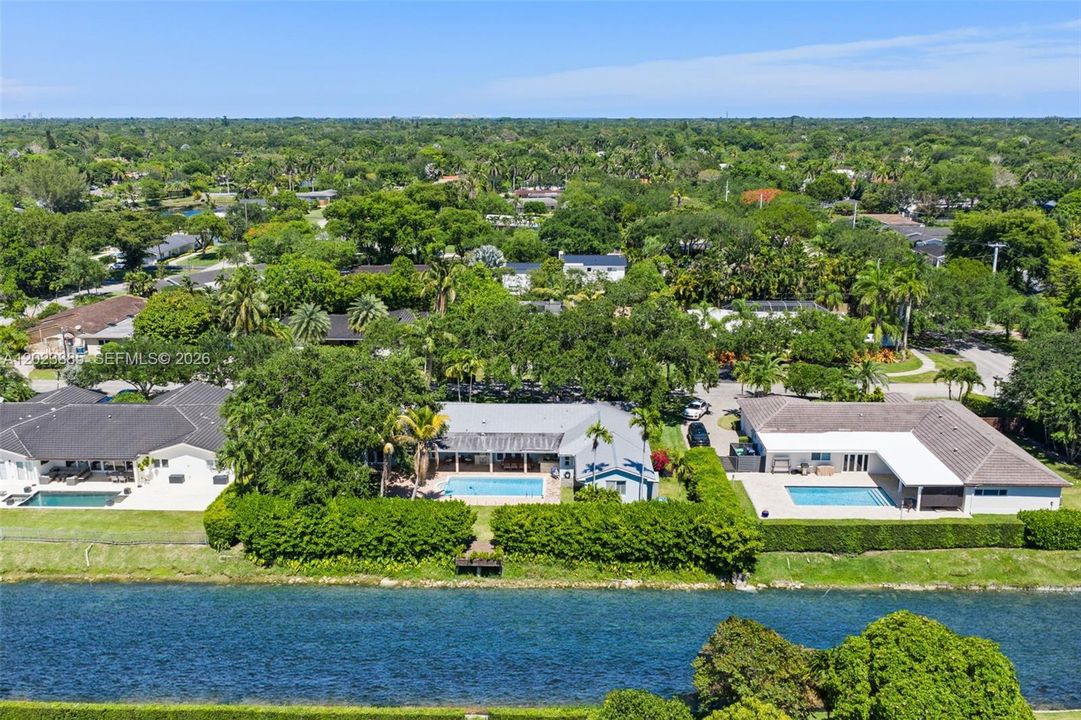 For Sale: $2,375,000 (5 beds, 2 baths, 3669 Square Feet)