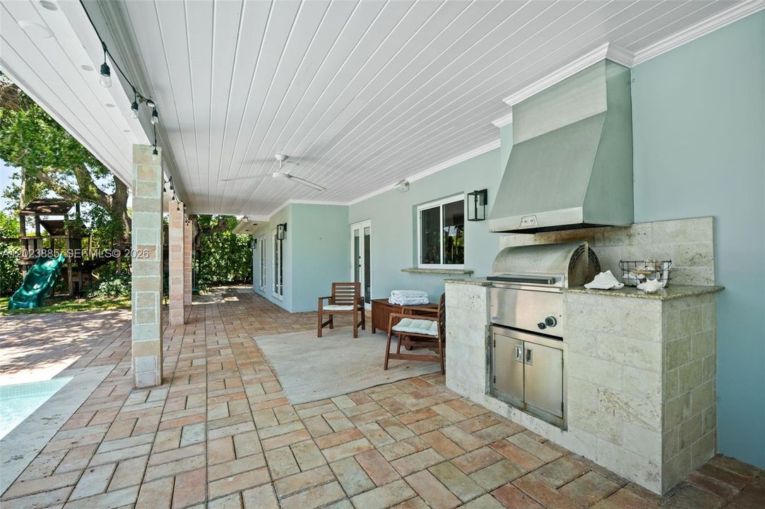 For Sale: $2,375,000 (5 beds, 2 baths, 3669 Square Feet)