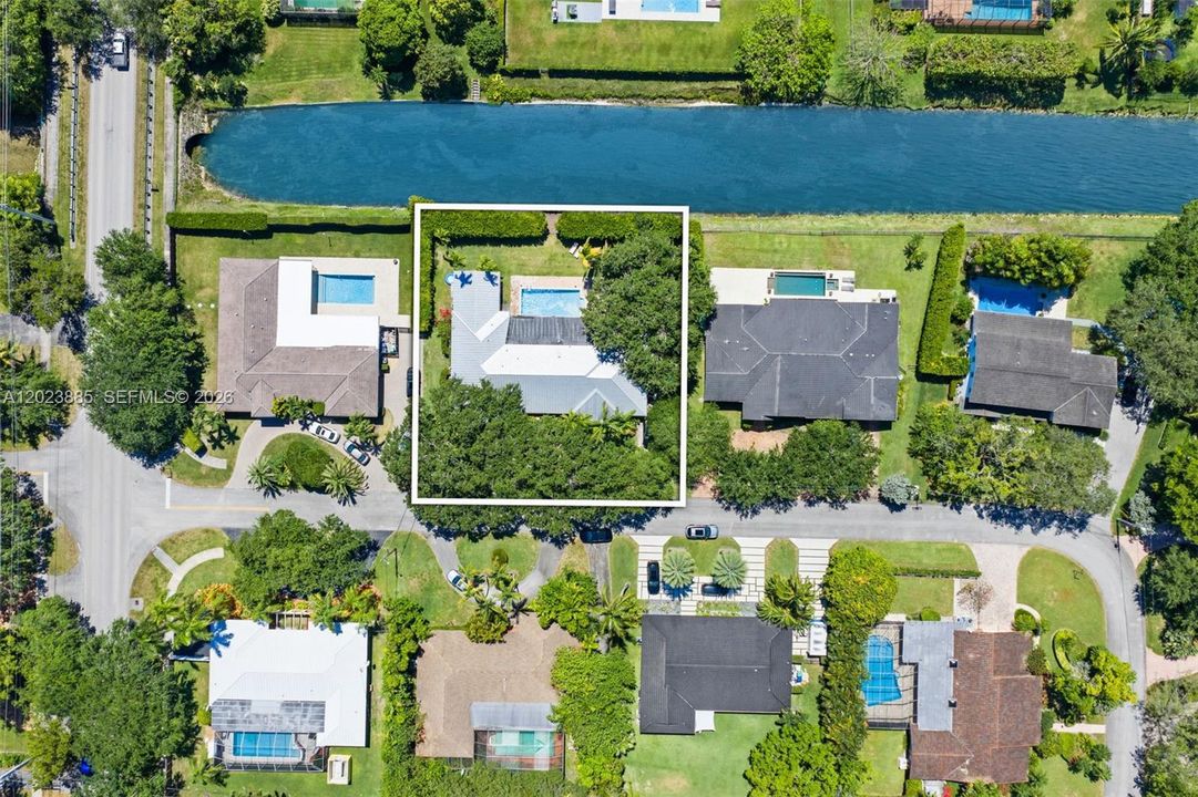 For Sale: $2,375,000 (5 beds, 2 baths, 3669 Square Feet)