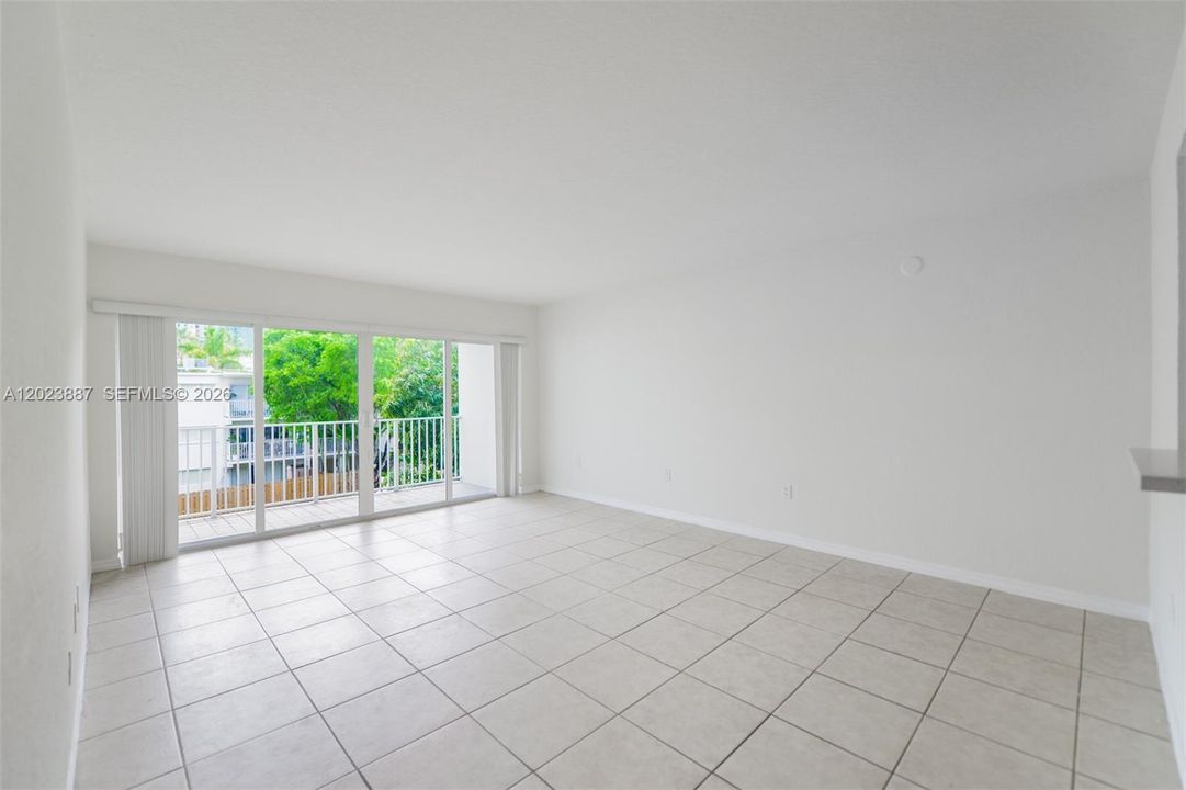 Living/Dining Area