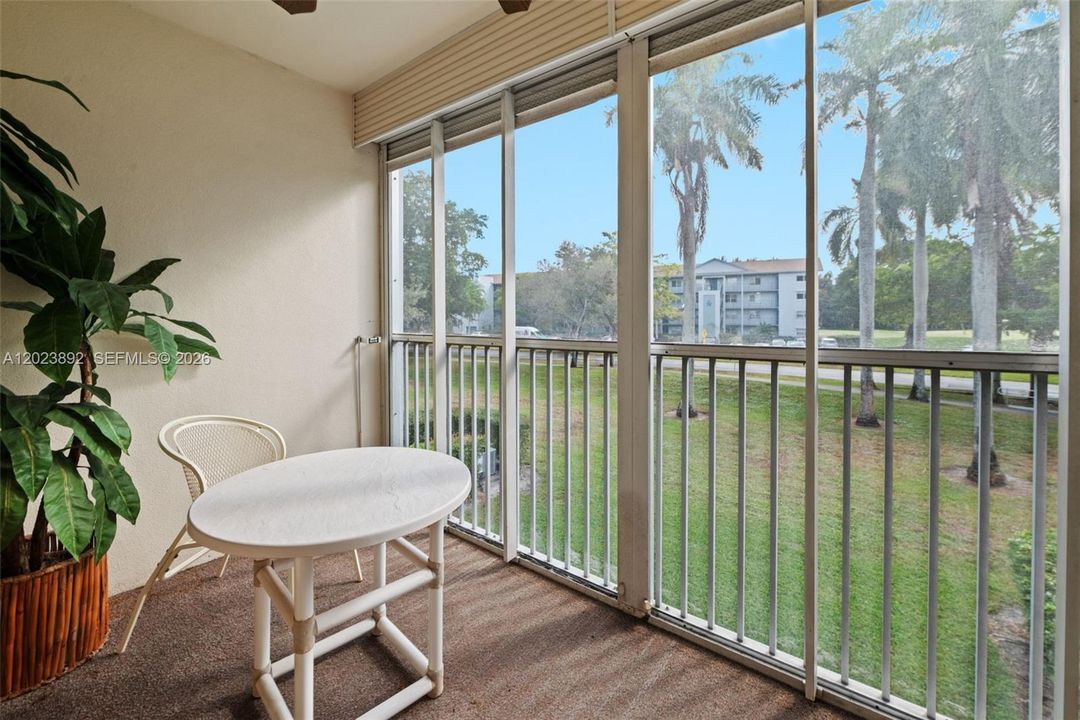 For Sale: $185,000 (1 beds, 1 baths, 1045 Square Feet)