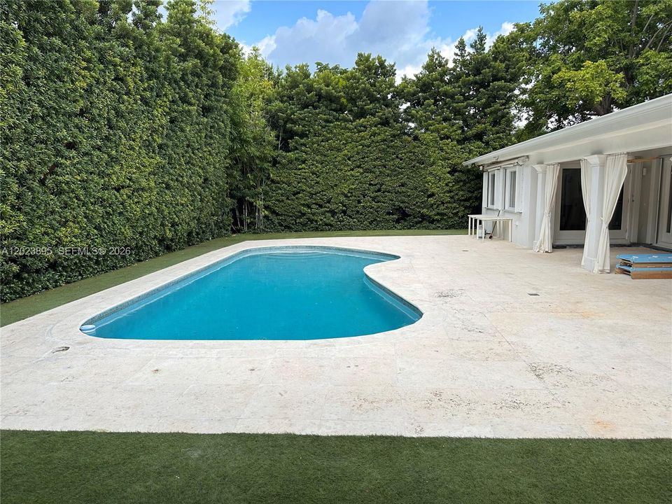For Rent: $21,000 (6 beds, 5 baths, 3498 Square Feet)