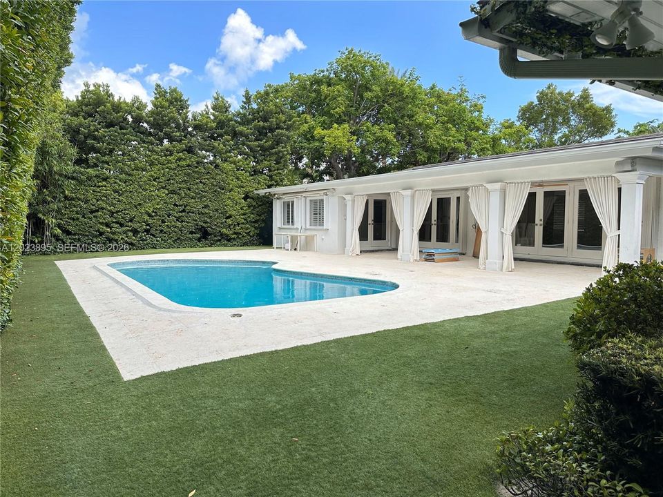 For Rent: $21,000 (6 beds, 5 baths, 3498 Square Feet)