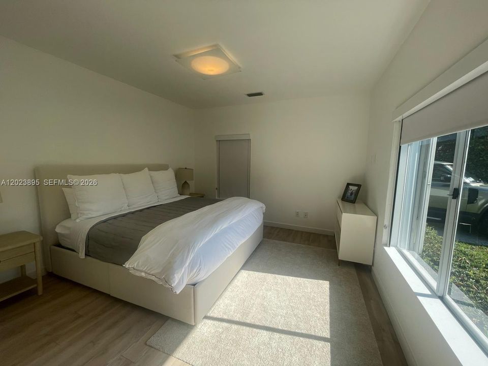For Rent: $21,000 (6 beds, 5 baths, 3498 Square Feet)