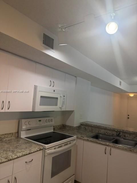 En Renta: $2,600 (3 camas, 2 baños, 1258 Pies cuadrados)