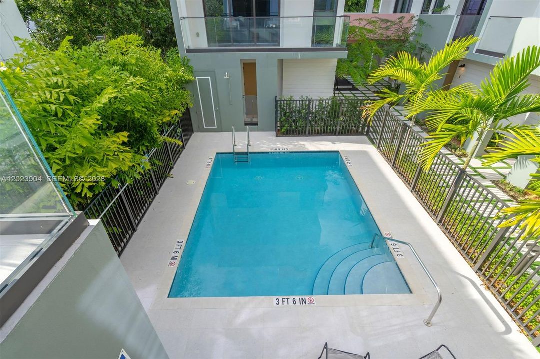 En Renta: $7,600 (3 camas, 3 baños, 2513 Pies cuadrados)