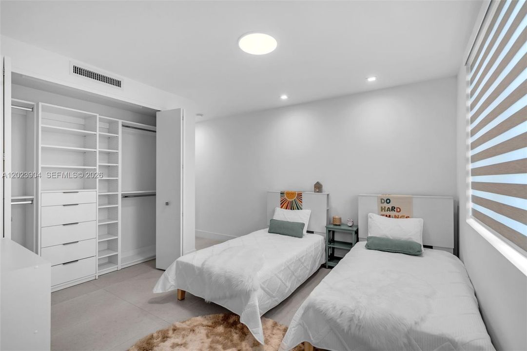 En Renta: $7,600 (3 camas, 3 baños, 2513 Pies cuadrados)