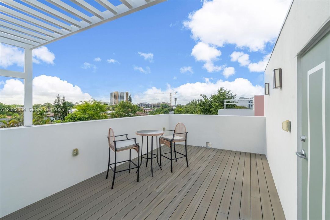En Renta: $7,600 (3 camas, 3 baños, 2513 Pies cuadrados)