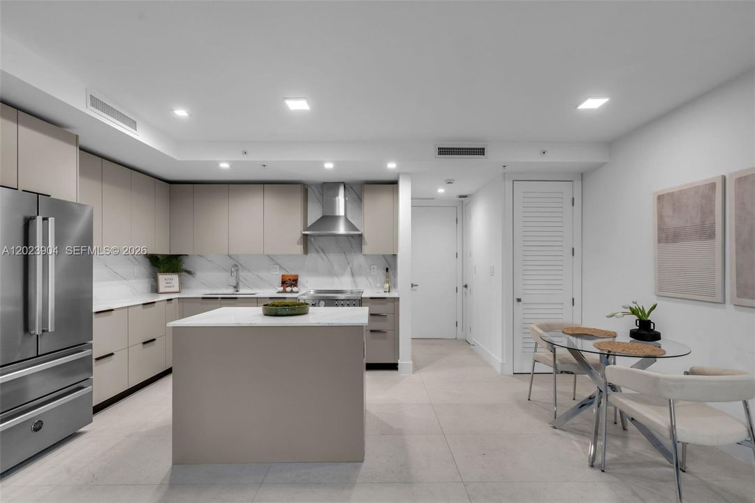 En Renta: $7,600 (3 camas, 3 baños, 2513 Pies cuadrados)