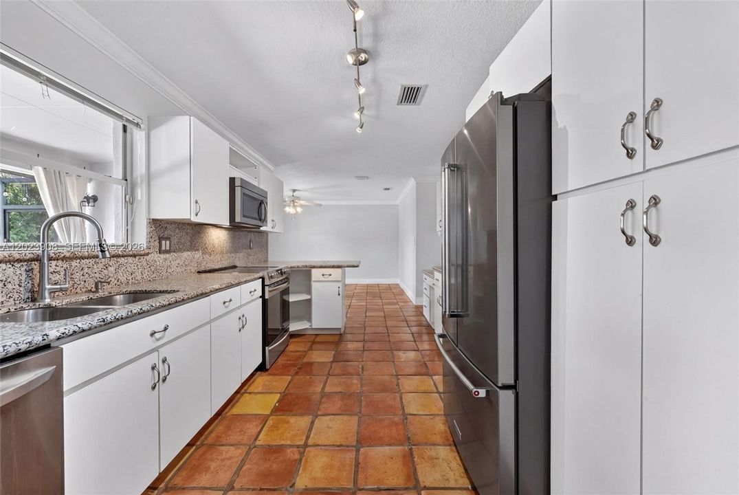 For Sale: $849,000 (4 beds, 2 baths, 2263 Square Feet)