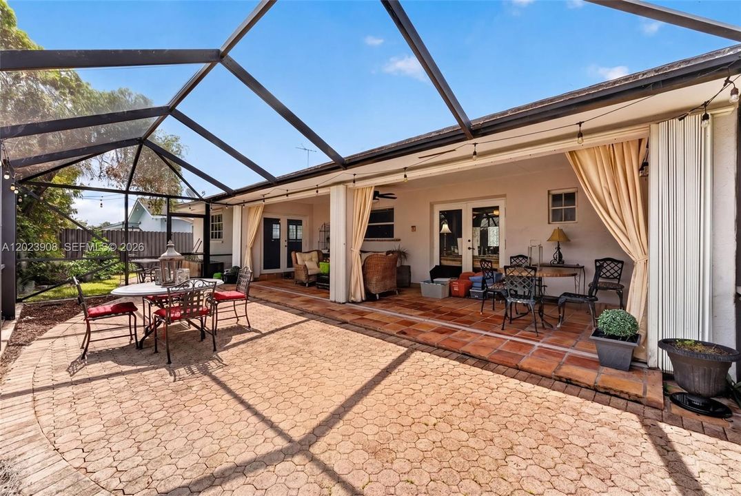 For Sale: $849,000 (4 beds, 2 baths, 2263 Square Feet)