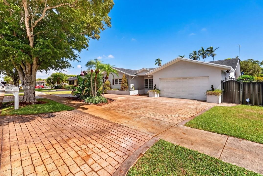 For Sale: $849,000 (4 beds, 2 baths, 2263 Square Feet)