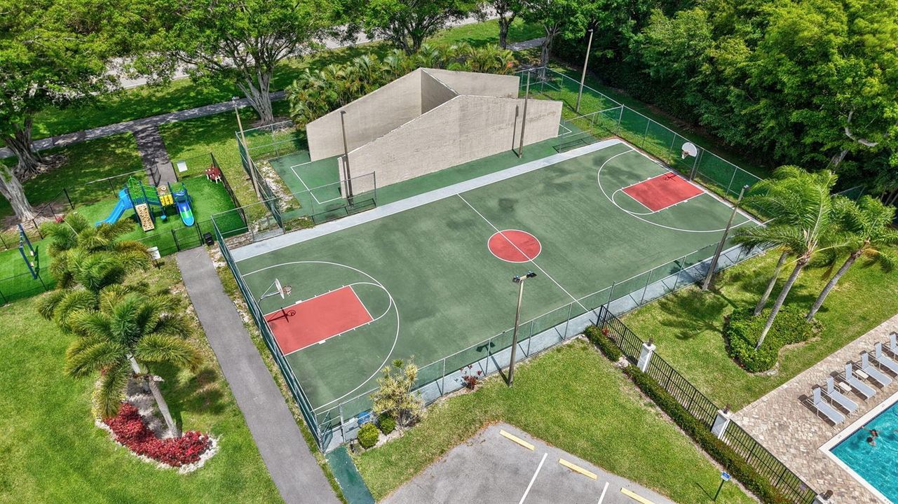 BOCA FONTANA AMENITIES