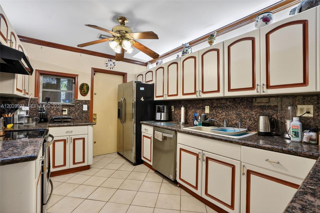 For Sale: $1,800,000 (4 beds, 3 baths, 3348 Square Feet)