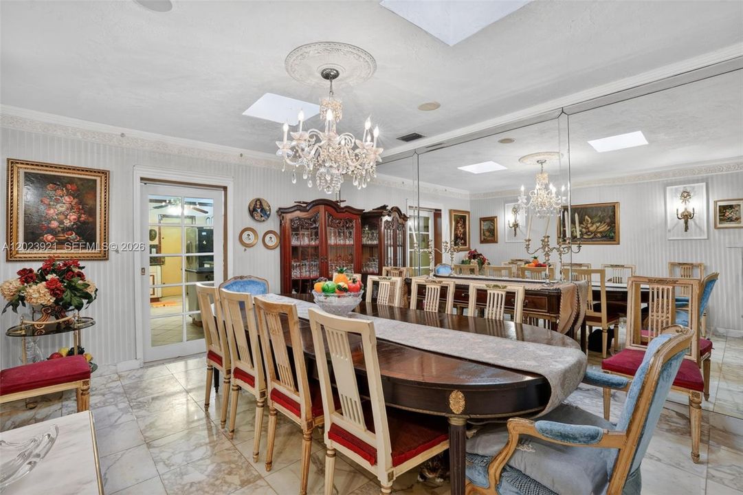 For Sale: $1,800,000 (4 beds, 3 baths, 3348 Square Feet)