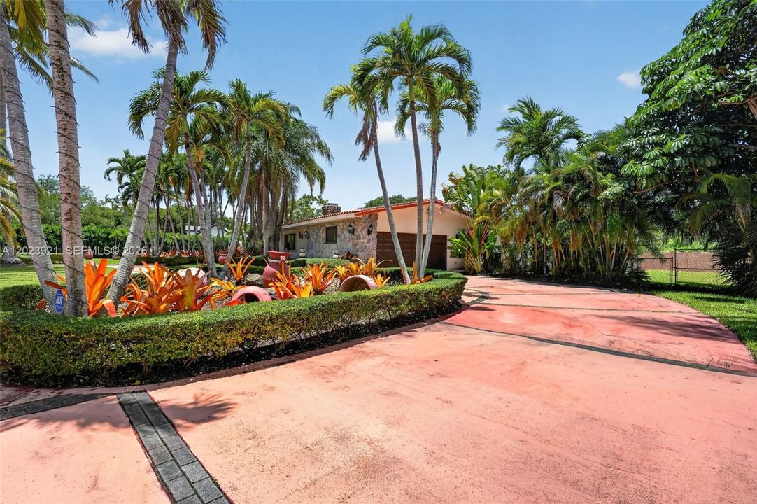 For Sale: $1,800,000 (4 beds, 3 baths, 3348 Square Feet)
