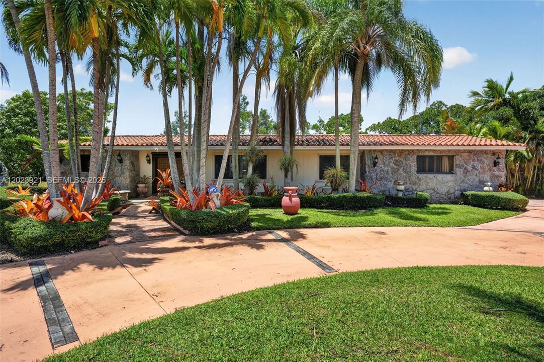 For Sale: $1,800,000 (4 beds, 3 baths, 3348 Square Feet)
