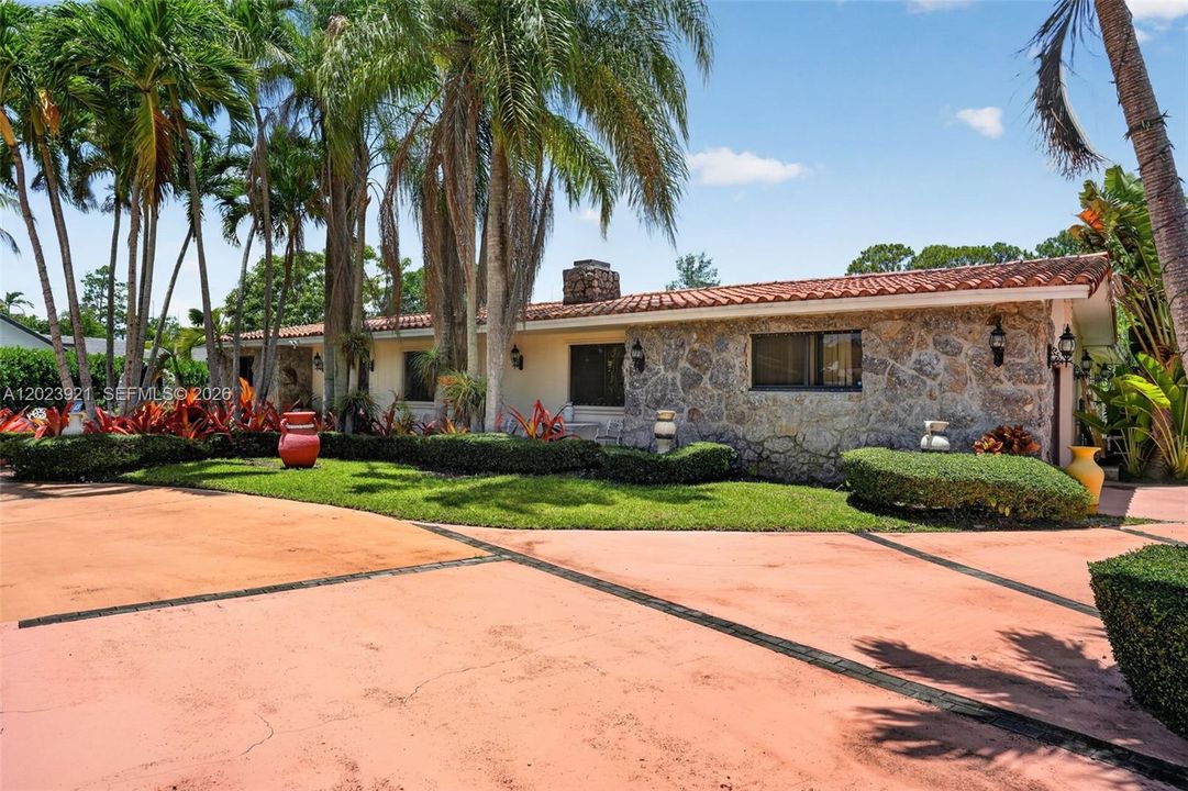 For Sale: $1,800,000 (4 beds, 3 baths, 3348 Square Feet)