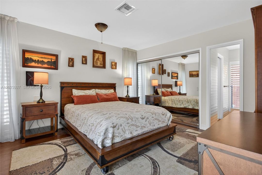 : $1,800,000 (3 beds, 3 baths, 2216 Square Feet)