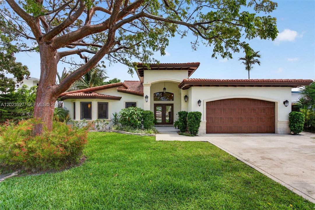 : $1,800,000 (3 beds, 3 baths, 2216 Square Feet)