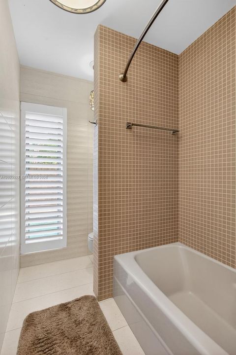 : $1,800,000 (3 beds, 3 baths, 2216 Square Feet)