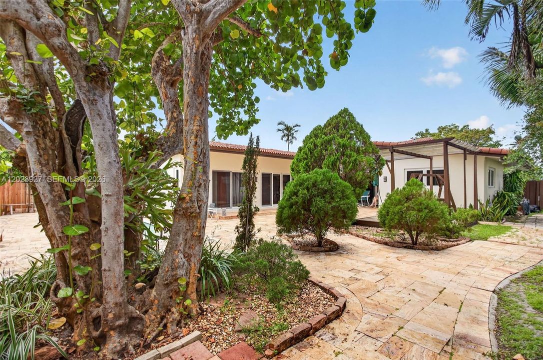 : $1,800,000 (3 beds, 3 baths, 2216 Square Feet)