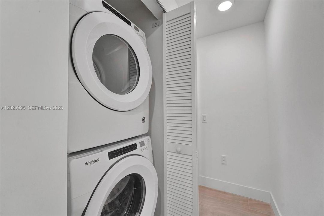 En Renta: $3,300 (2 camas, 2 baños, 877 Pies cuadrados)