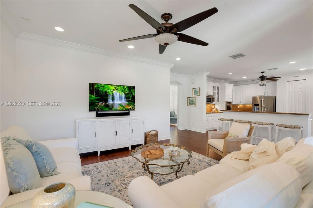 For Sale: $1,250,000 (4 beds, 3 baths, 2587 Square Feet)