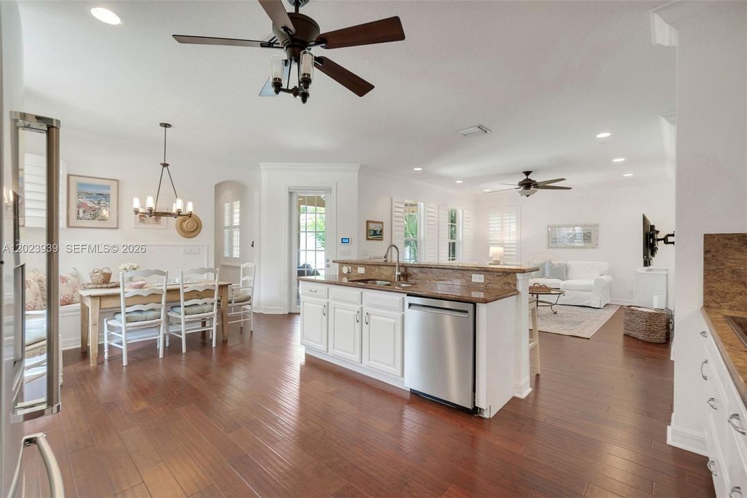 For Sale: $1,250,000 (4 beds, 3 baths, 2587 Square Feet)