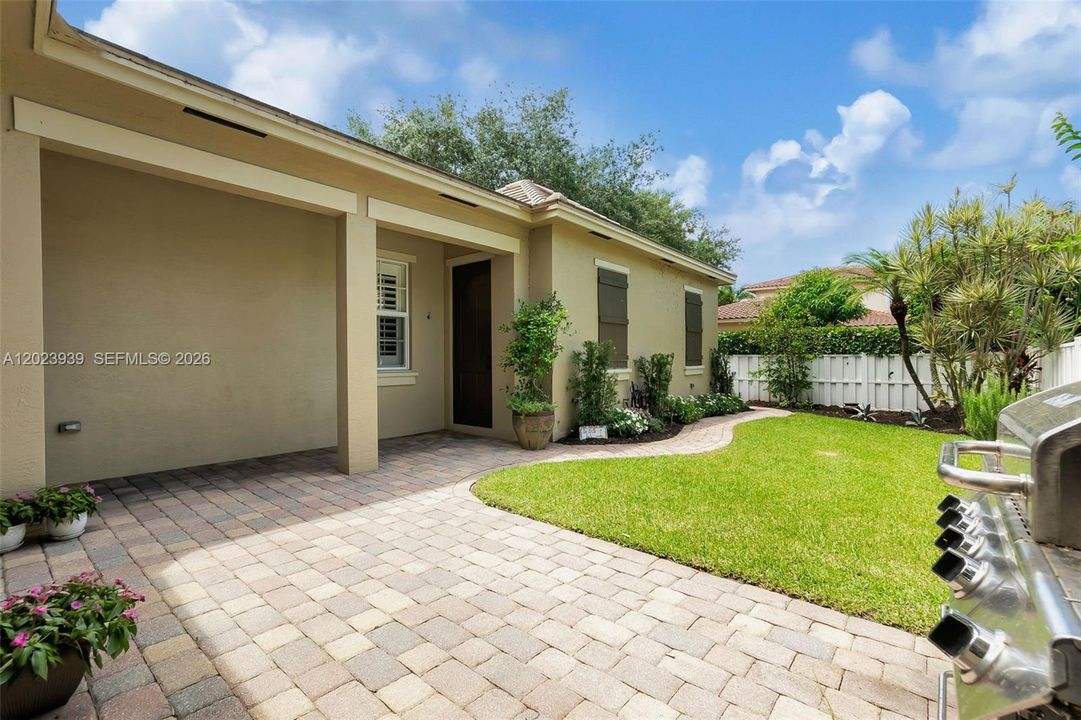 For Sale: $1,250,000 (4 beds, 3 baths, 2587 Square Feet)