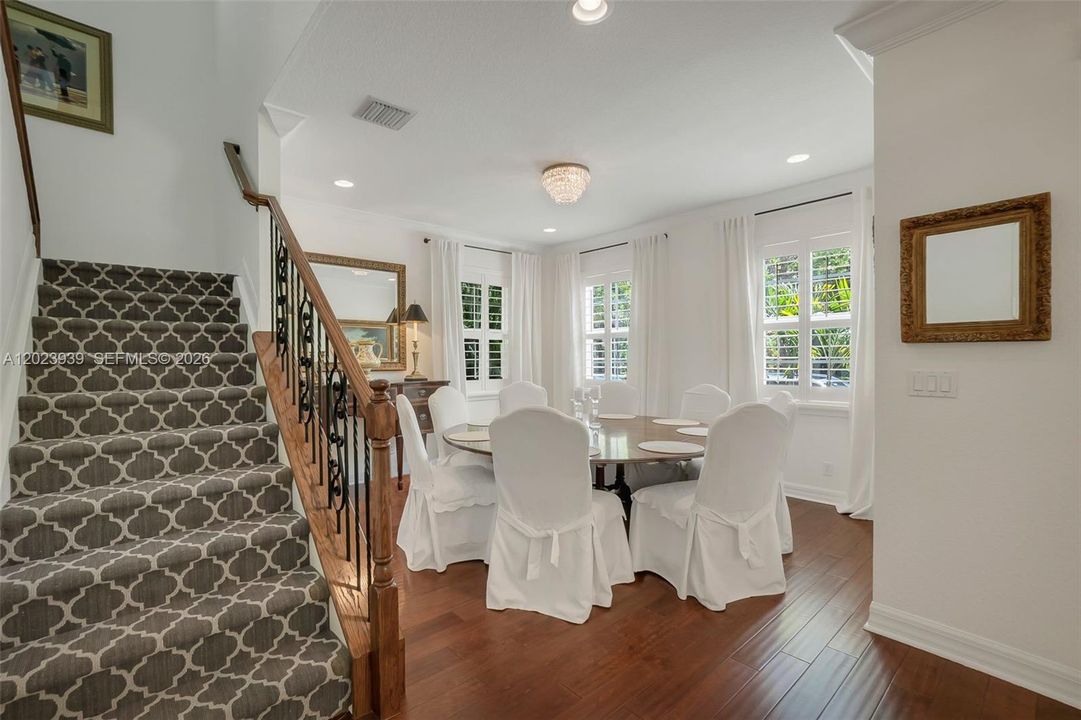 For Sale: $1,250,000 (4 beds, 3 baths, 2587 Square Feet)