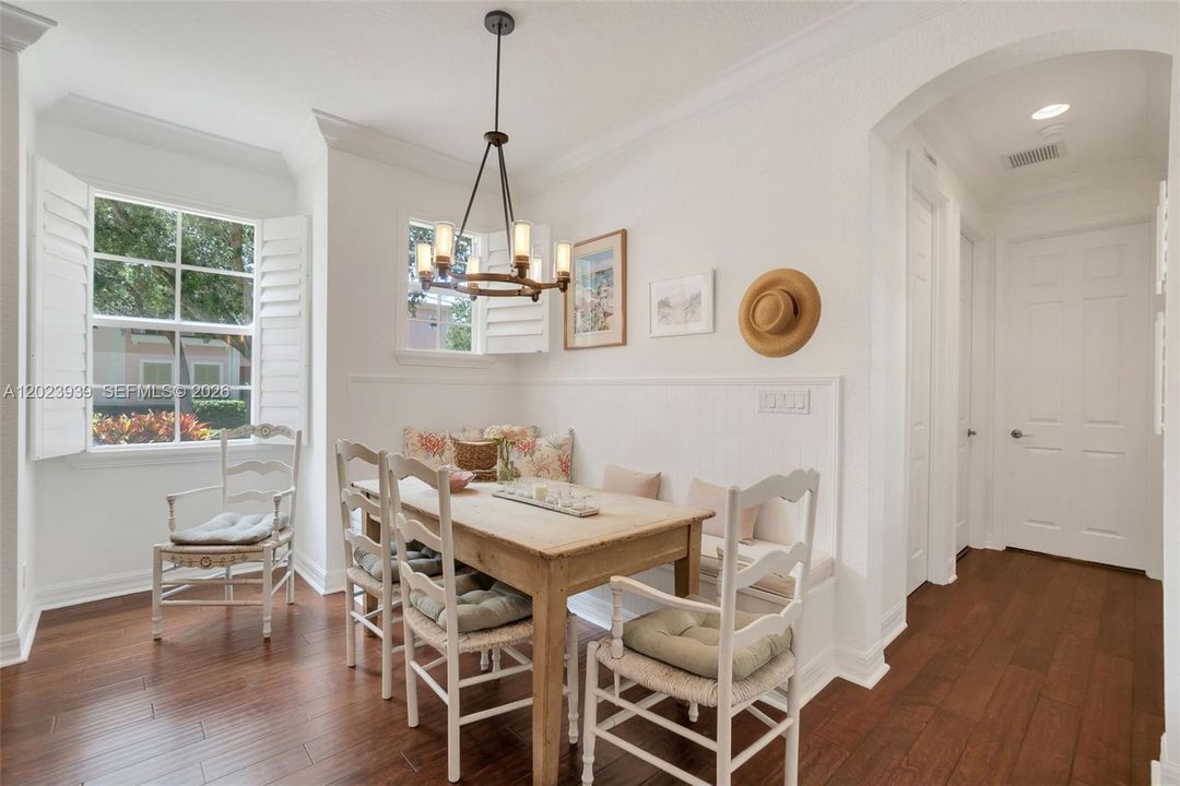 Kitchen Dining Area