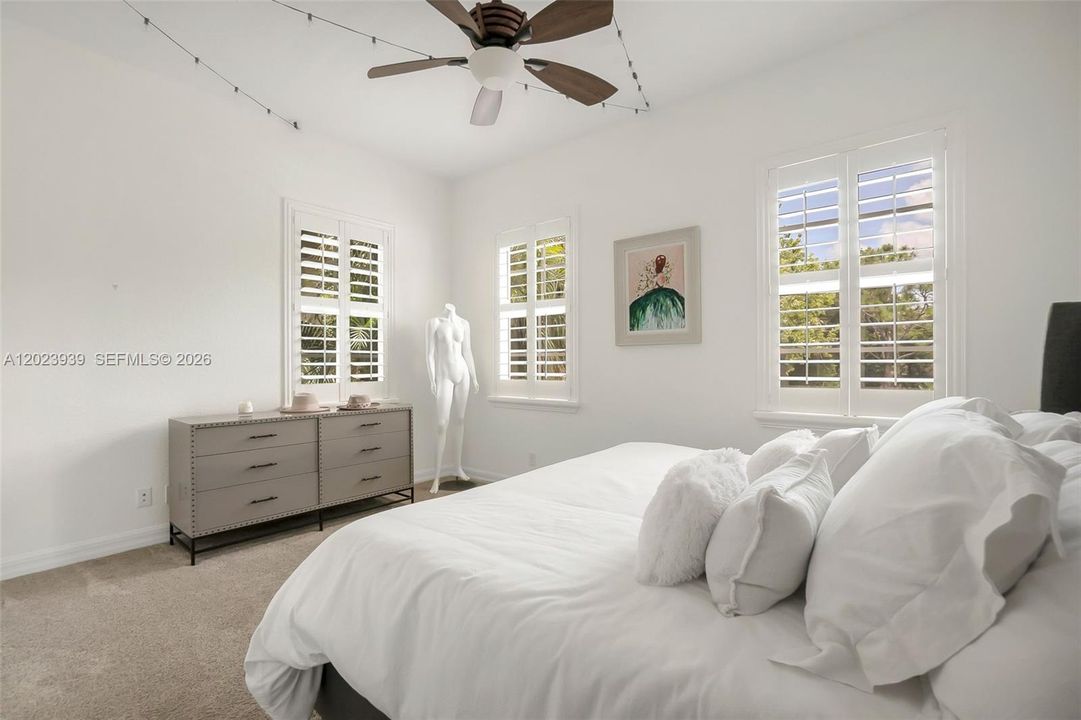 For Sale: $1,250,000 (4 beds, 3 baths, 2587 Square Feet)