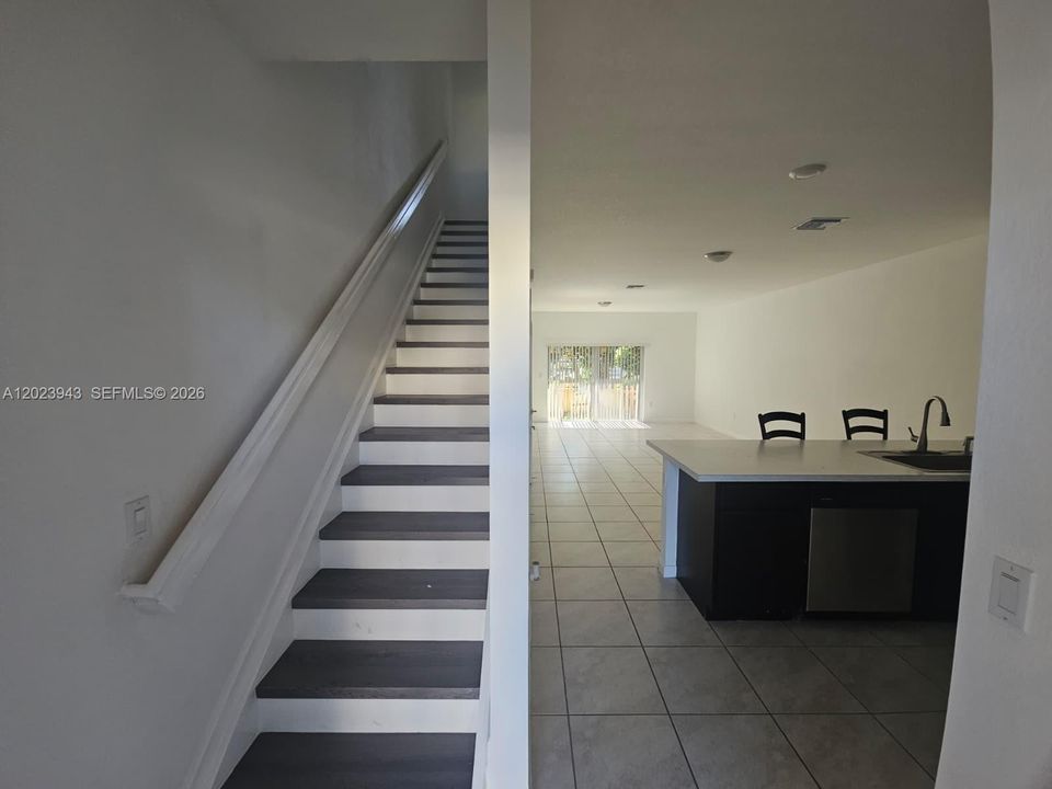En Renta: $2,700 (3 camas, 2 baños, 1442 Pies cuadrados)