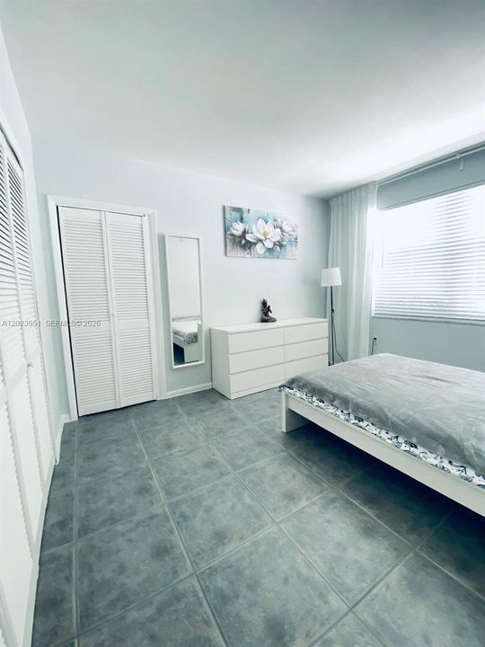 For Sale: $290,000 (1 beds, 1 baths, 580 Square Feet)