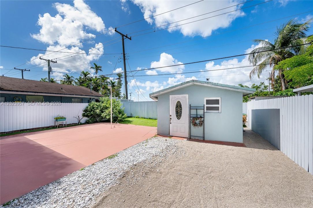 For Sale: $680,000 (3 beds, 3 baths, 1546 Square Feet)