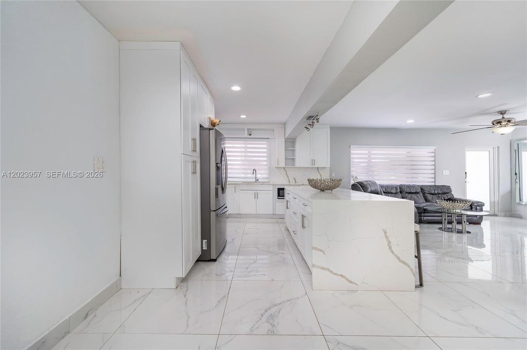 For Sale: $680,000 (3 beds, 3 baths, 1546 Square Feet)