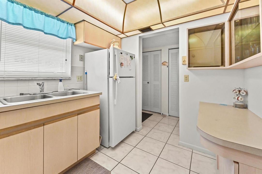 08 Kitchen 03