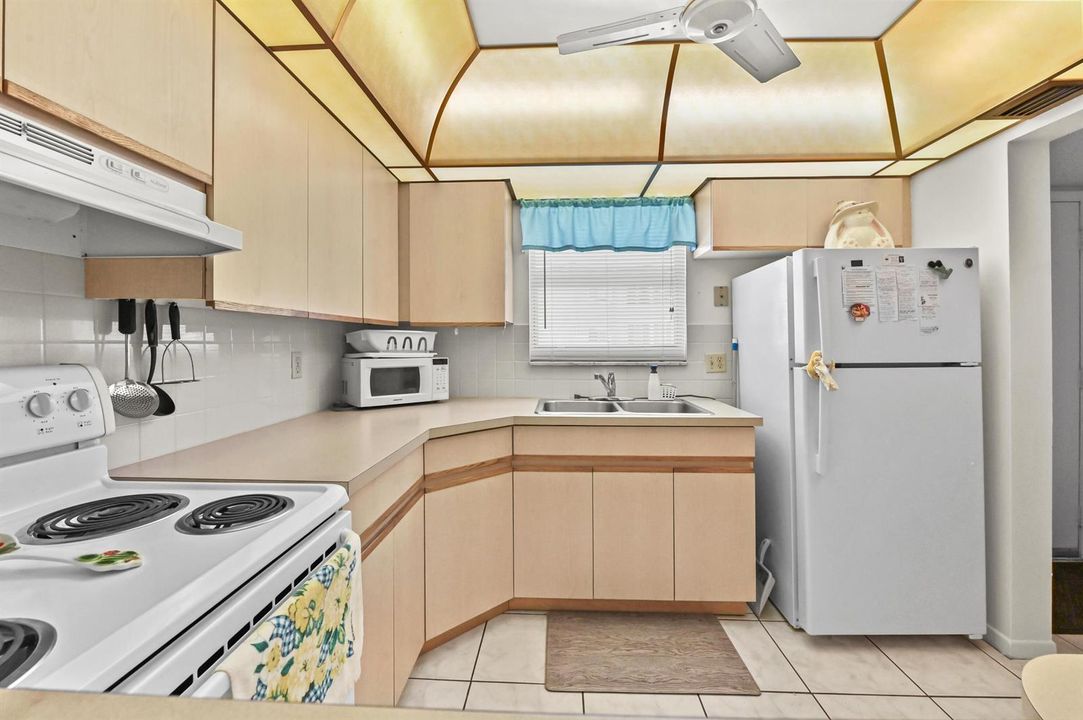 07 Kitchen 02